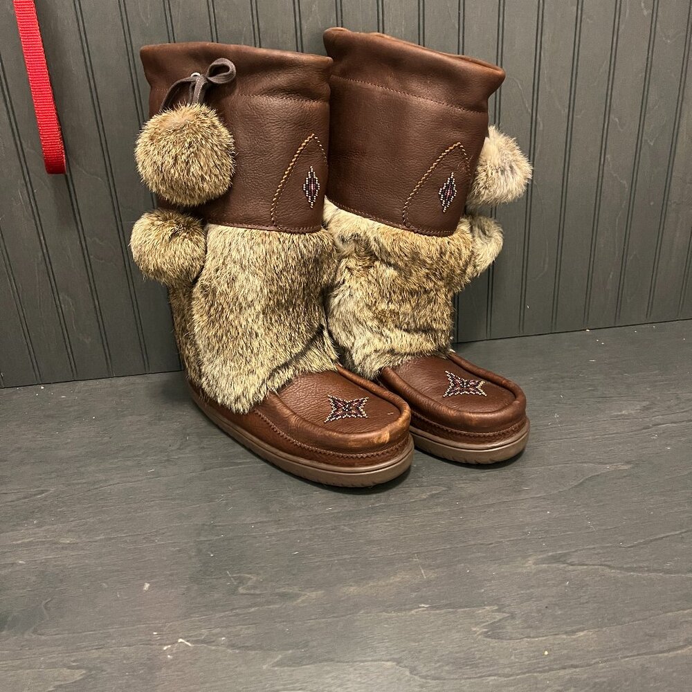Manitobah Snowy Owl Grain Leather Size 8